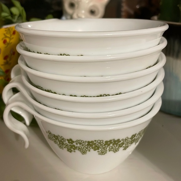 VTG set of 6 Corelle Green Daisy Mugs and Spouted Creamer - Picture 2 of 3
